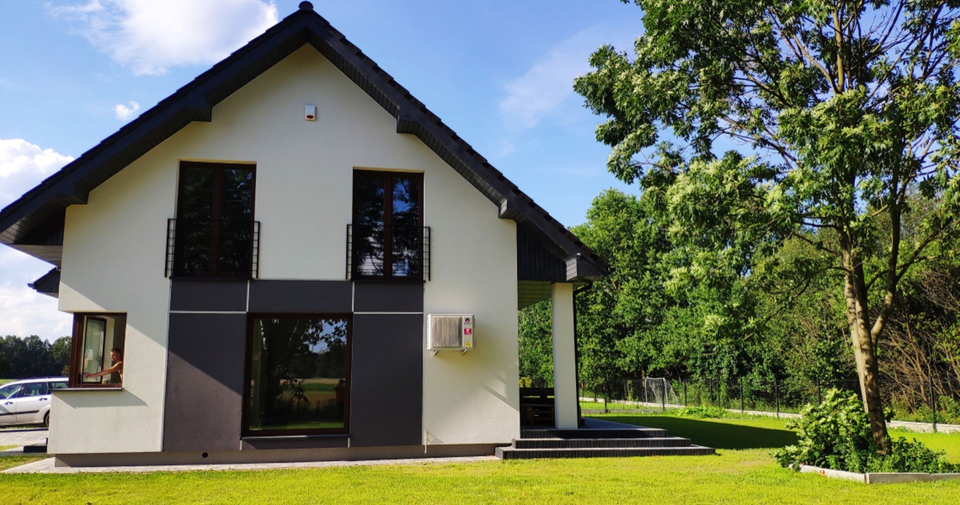 Profesjonalny montaż klimatyzacji w nowoczesnym salonie Łódź